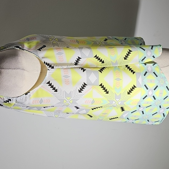 aliceblue Designed For STITCH FIX Geometric Sleeveless Top - Yellow and Gray MED - Picture 3 of 8